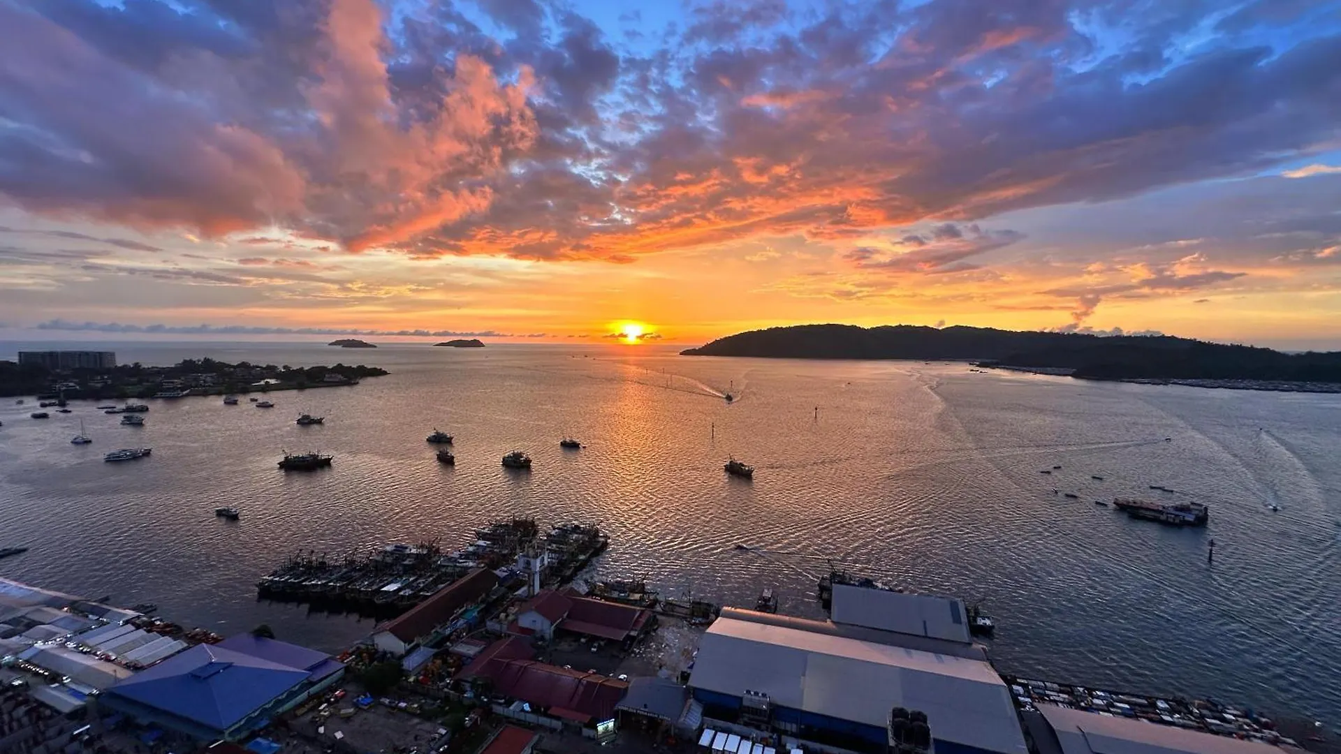 Apartment The Shore Artsy Studio Kota Kinabalu